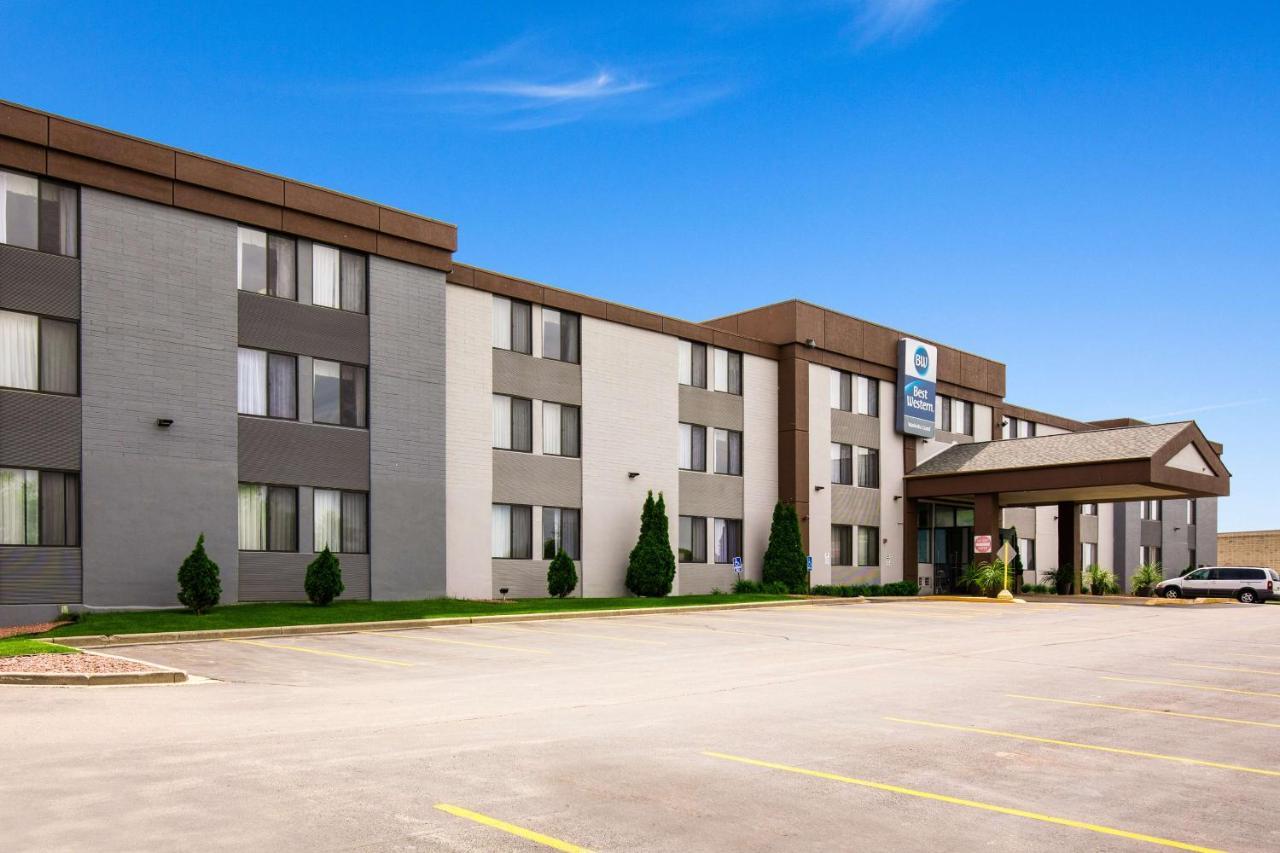 Best Western Waukesha Grand Pewaukee Buitenkant foto