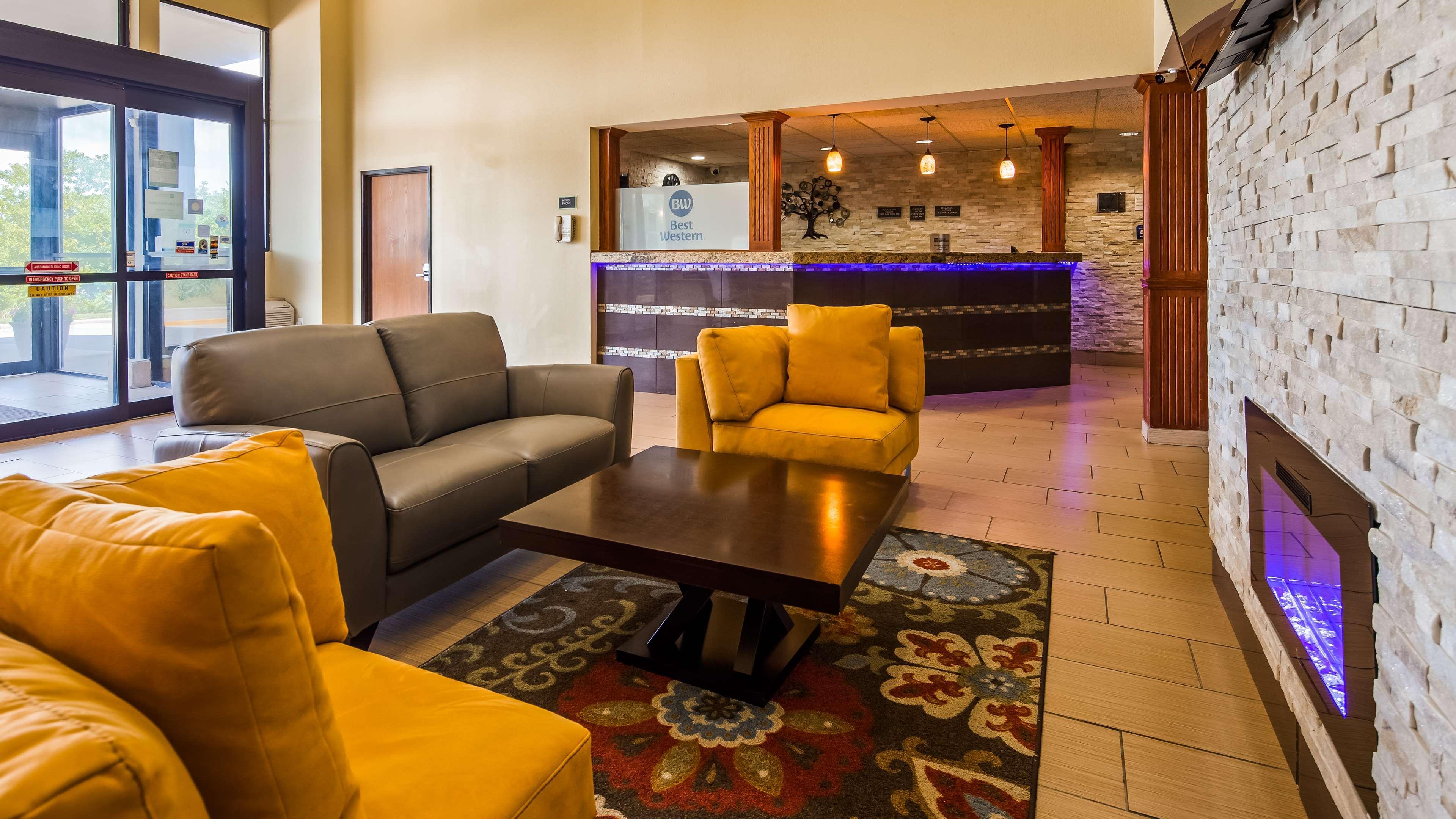 Best Western Waukesha Grand Pewaukee Buitenkant foto