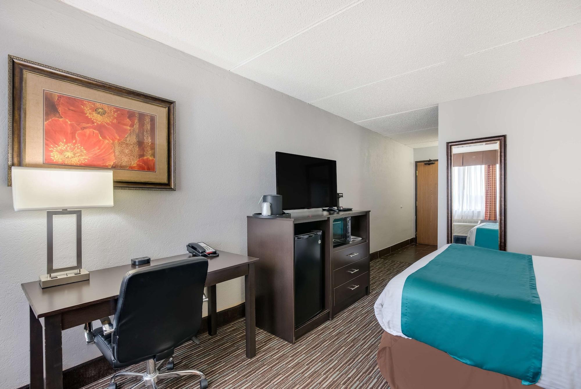 Best Western Waukesha Grand Pewaukee Buitenkant foto